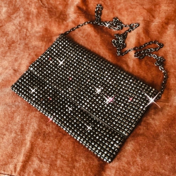 New! Rhinestone Chain Purse - Picture 7 of 13